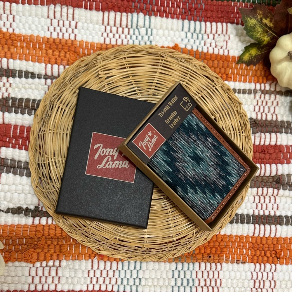New Tony Lama Tri-Fold Wallet RFID Blue Aztec Canvas Leather Cowboy Western NWT - Picture 13 of 15